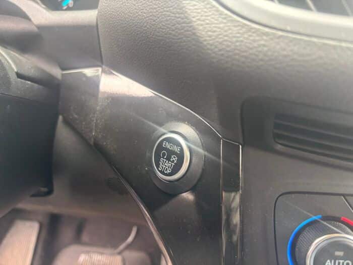 Ford Escape Titanium - Image 12
