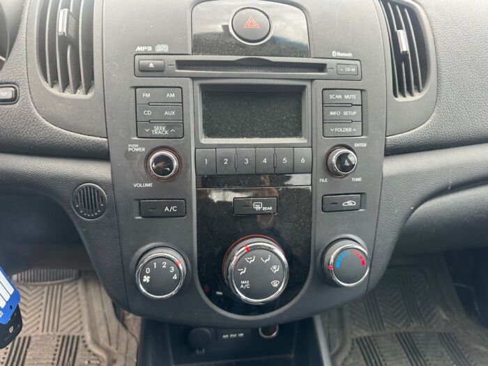 Kia Forte5 LX PLUS - Image 11