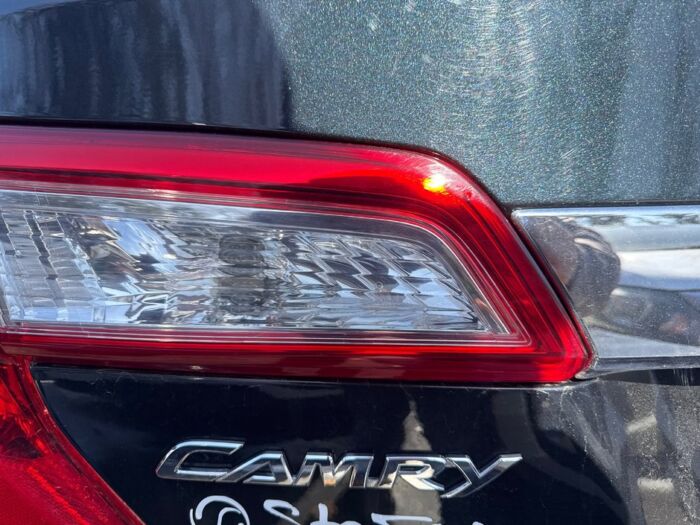 Toyota Camry Hybrid N/A - Image 9