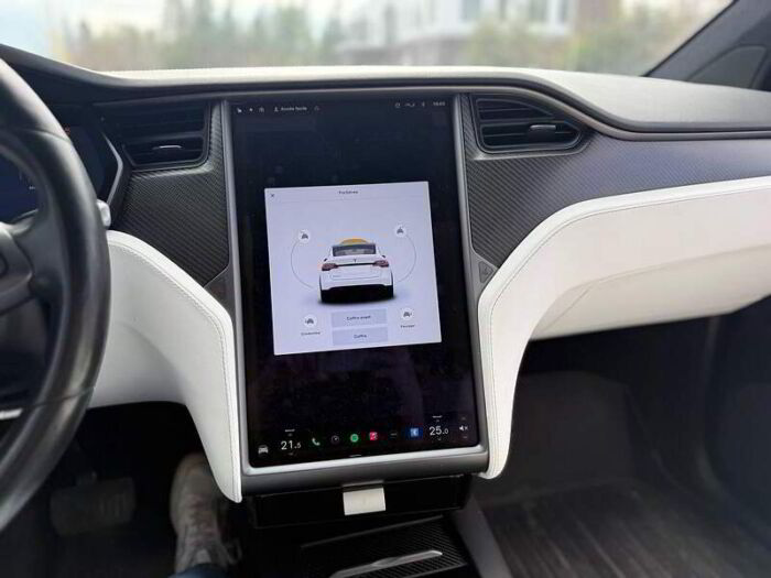 Tesla Model X N/A – Image 14