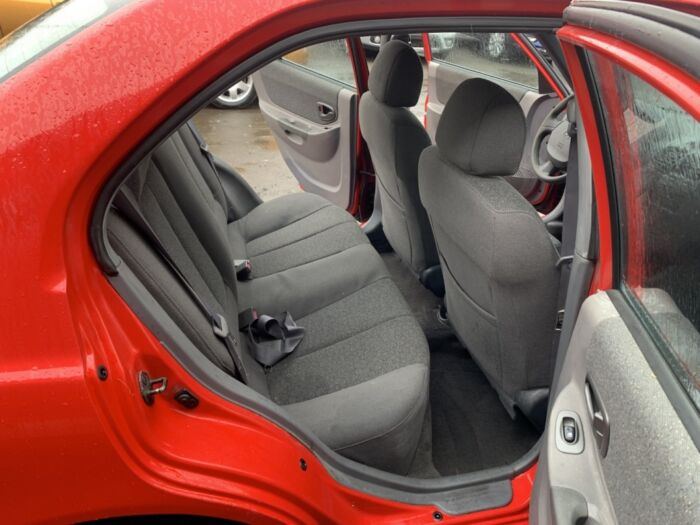 Hyundai Accent GL – Image 10