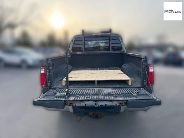 Ford Super Duty F-250 SRW XLT – Image 9