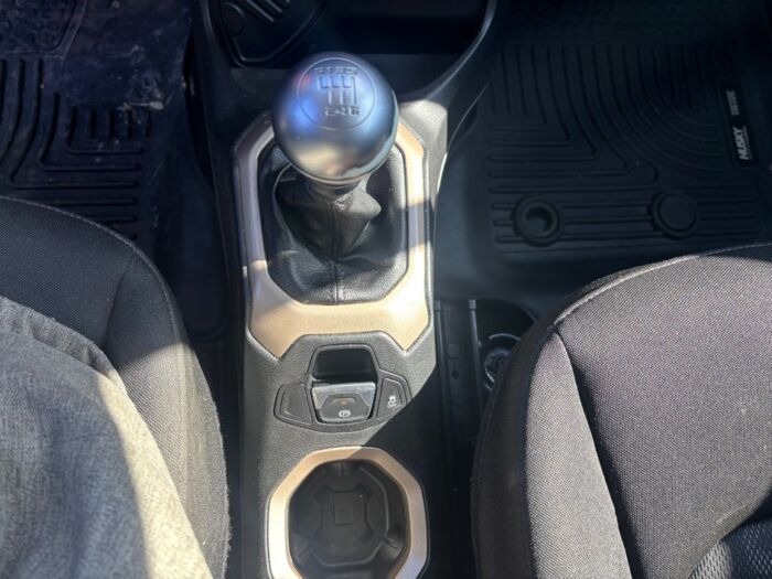 Jeep Renegade Sport - Image 12
