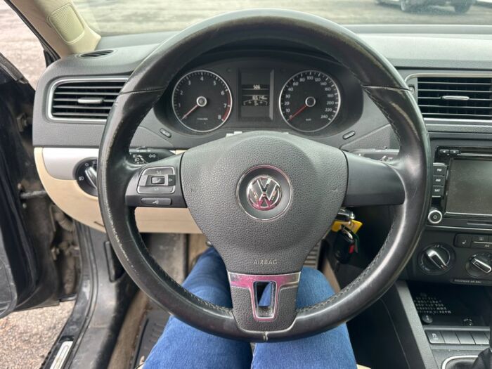 Volkswagen Jetta Sedan N/A - Image 9