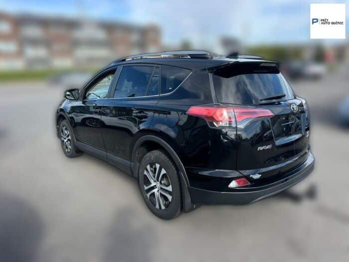 Toyota RAV4 LE – Image 5