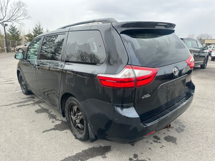 Toyota Sienna BASE - Image 4