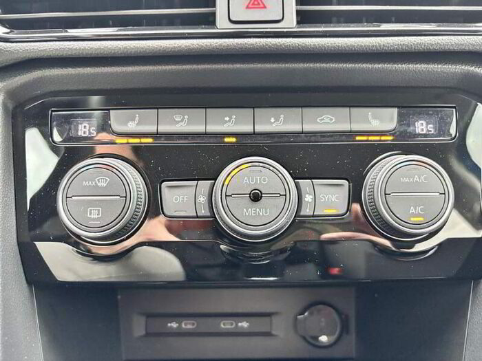 Volkswagen Taos Comfortline 4MOTION - Image 17