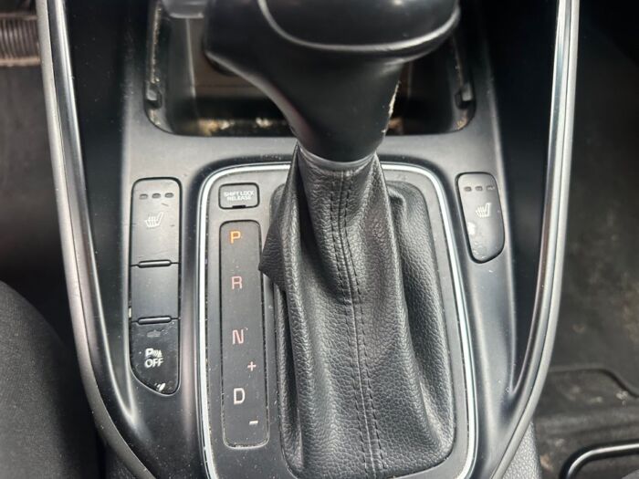 Kia Rondo LX - Image 15