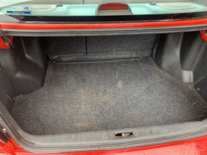 Hyundai Accent GL – Image 11
