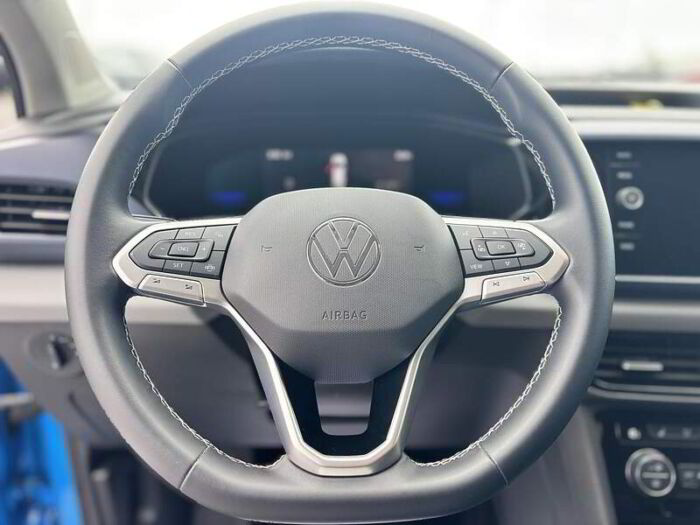 Volkswagen Taos Comfortline 4MOTION - Image 14