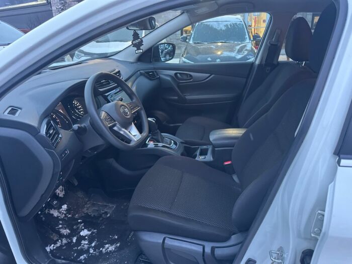 Nissan Qashqai S - Image 10