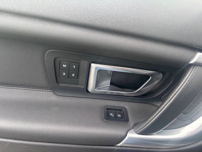 Land DISCOVERY SPORT HSE - Image 10