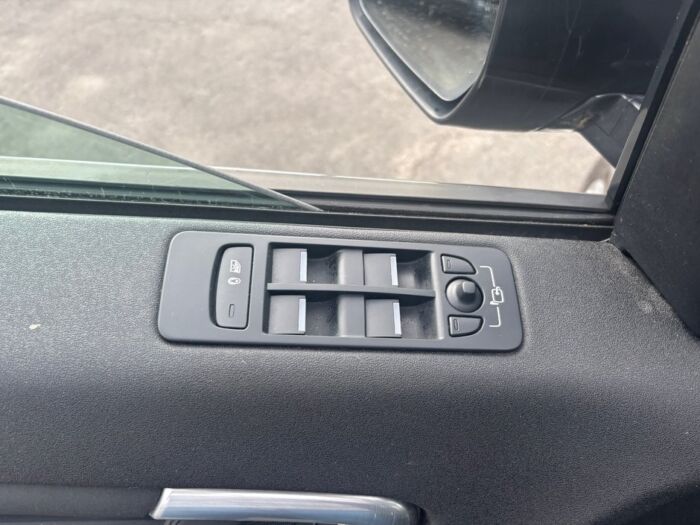 Land DISCOVERY SPORT HSE - Image 18