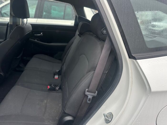 Kia Rondo LX - Image 6