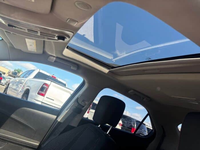 Chevrolet Equinox 2 LT - Image 16