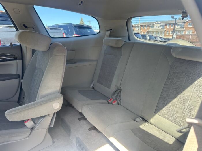 Buick Enclave CONVENIENCE - Image 10