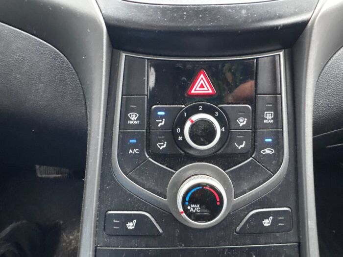 Hyundai Elantra SPORT - Image 25