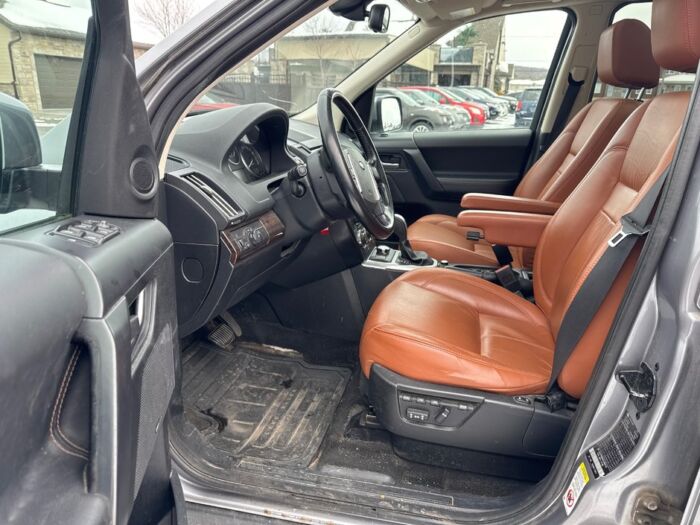 Land LR2 HSE - Image 15