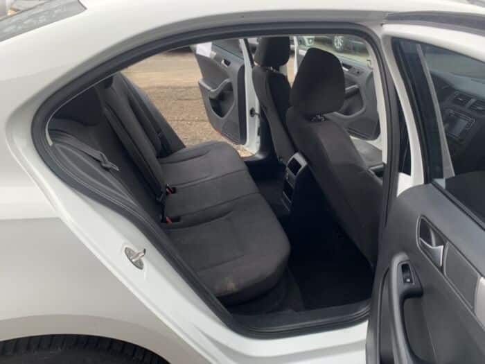Volkswagen Jetta Trendline - Image 11