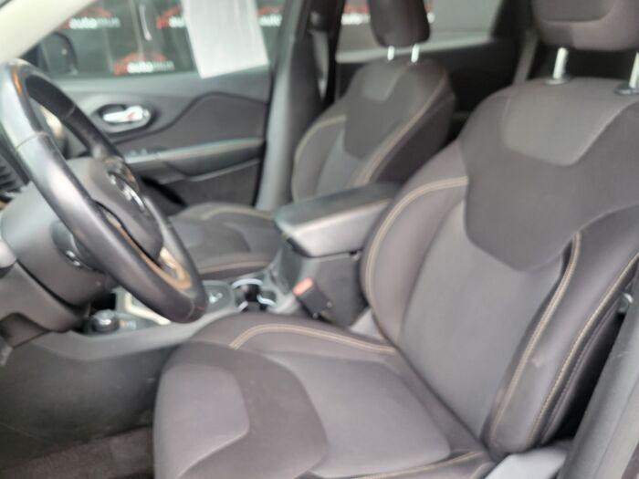 Jeep Cherokee North - Image 9
