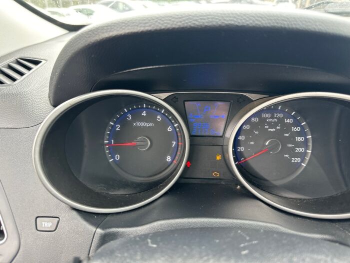 Hyundai Tucson GL – Image 13