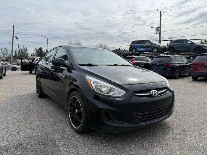 Hyundai Accent Berline 4 portes, boîte automatique, LE - Image 8