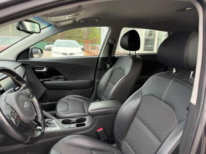 Kia Niro EX TA - Image 12