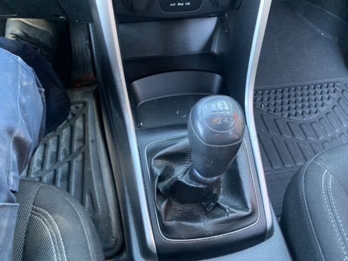 Hyundai Elantra GT GL – Image 14