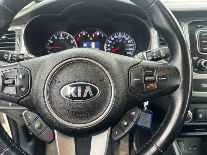 Kia Rondo LX - Image 11