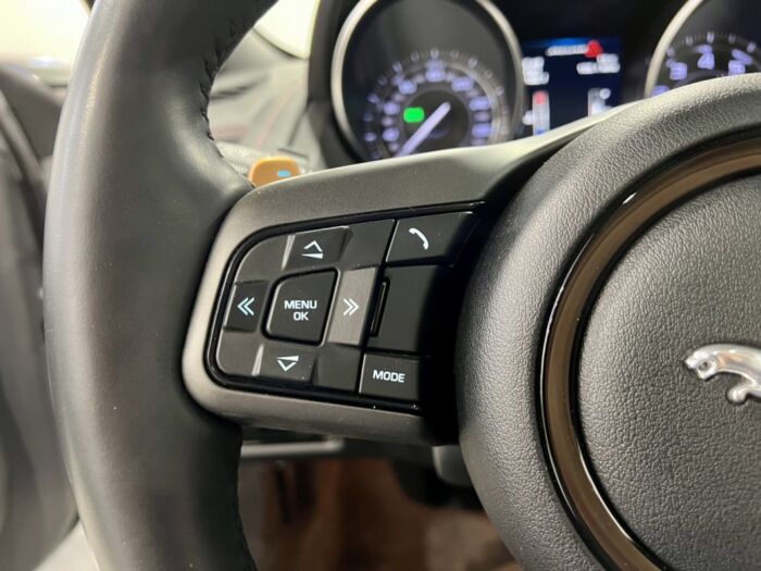 Jaguar F-TYPE V8 R – Image 17