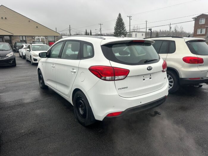Kia Rondo LX - Image 5