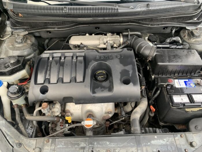 Hyundai Accent L - Image 13
