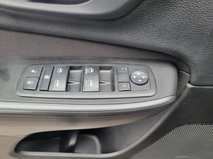Jeep Cherokee North - Image 10