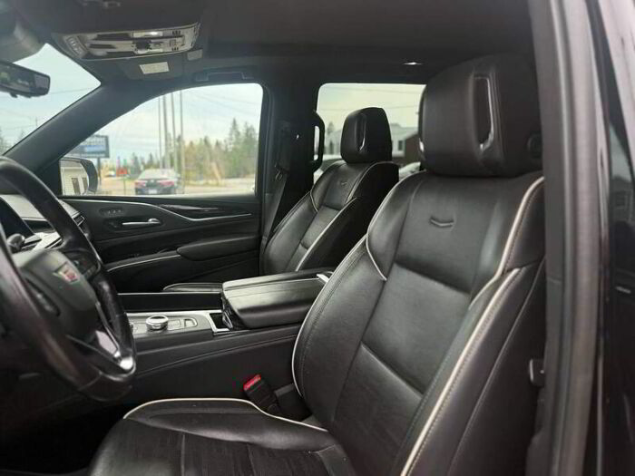 Cadillac Escalade 4 RM, 4 portes, Sport – Image 17