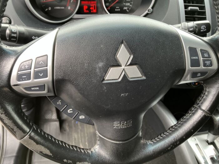Mitsubishi Outlander ES – Image 13