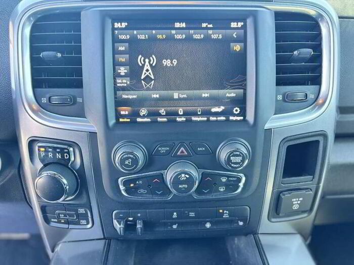 RAM 1500 Classic Warlock cabine d'équipe 4x4 caisse de 5 pi 7 po - Image 13