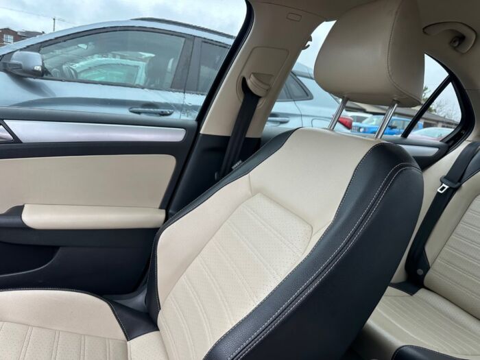 Volkswagen Jetta Sedan N/A - Image 14