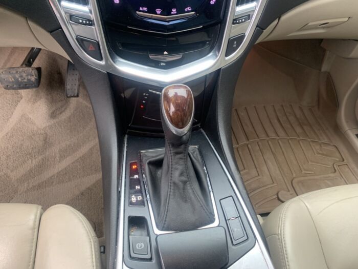 Cadillac SRX Luxury - Image 16