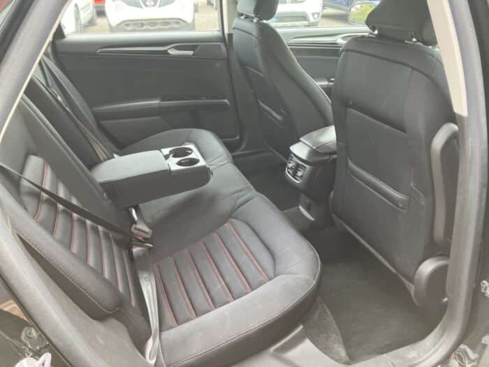 Ford Fusion SE – Image 11
