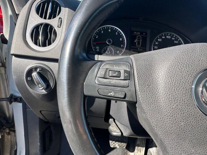 Volkswagen Tiguan 2.0 TSI - Image 11