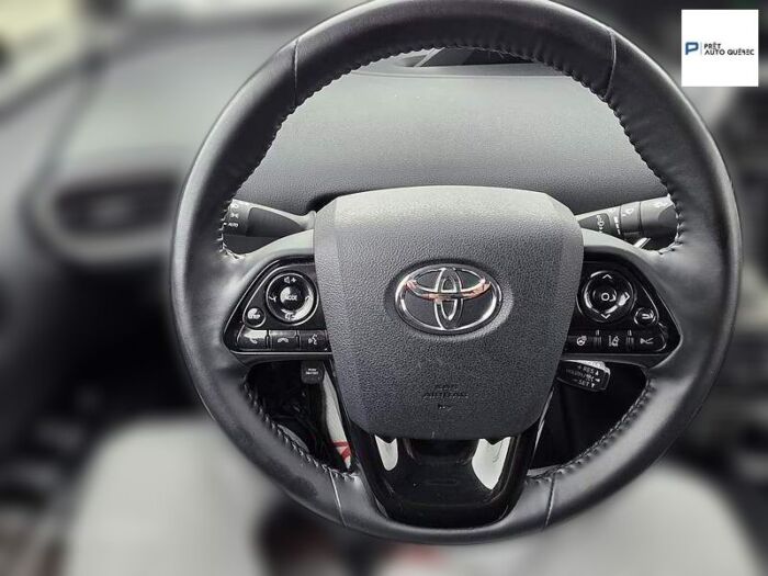 Toyota Prius Prime PLUG-IN - A VENDRE PRES DE QUEBEC - – Image 5