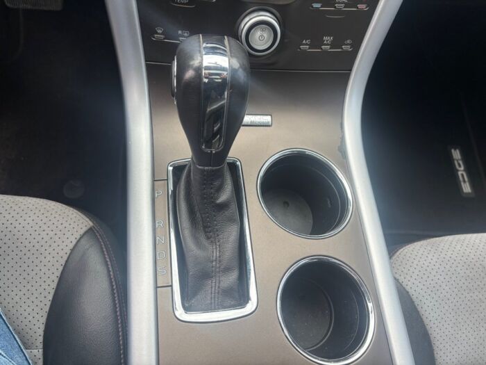 Ford Edge SEL AWD - Image 15