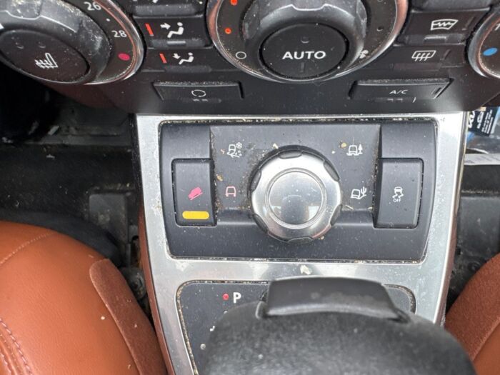 Land LR2 HSE - Image 26