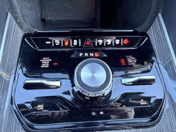 Jeep Wagoneer Série III 4x4 – Image 18