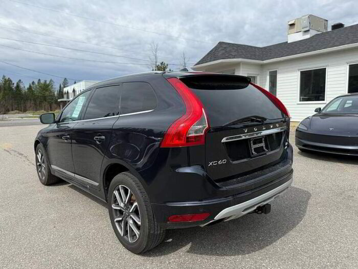 Volvo XC60 T5 Premier Édition spéciale 5 portes TI – Image 4