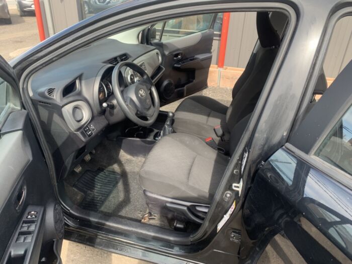 Toyota Yaris LE – Image 6