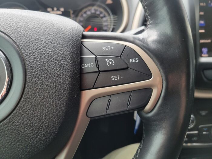 Jeep Cherokee North - Image 13