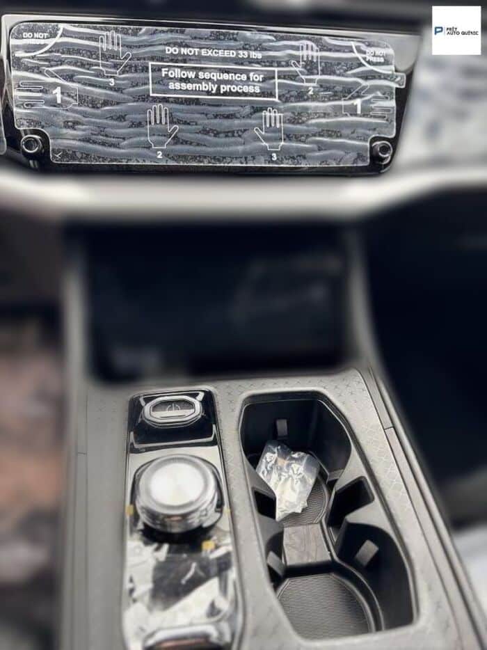 Jeep Wagoneer S N/A – Image 11