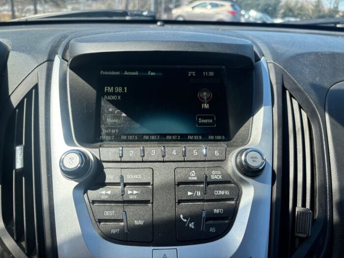Chevrolet Equinox 2 LT - Image 12