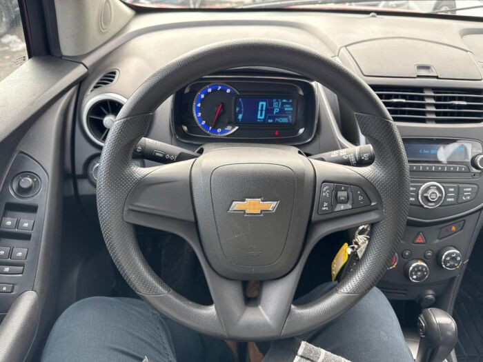 Chevrolet Trax LS - Image 12